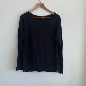 Vince black knit light weight sweater.